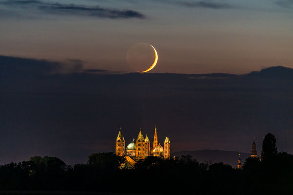 Monduntergang hinter dem Speyerer Dom
