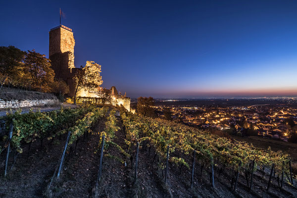 Wachtenburg im ersten Dämmerlicht