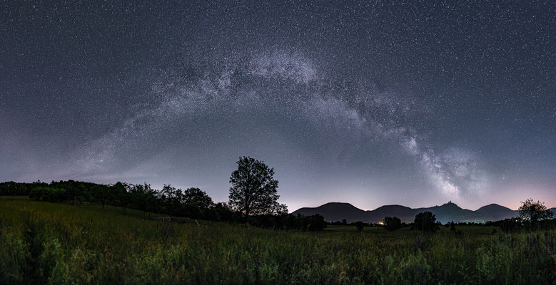 Milchstraße in klarer Nacht bei Annweiler