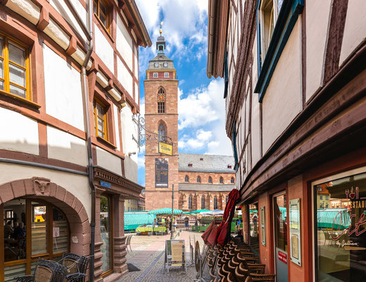 Metzgergasse mit Blick auf die Stiftskirche