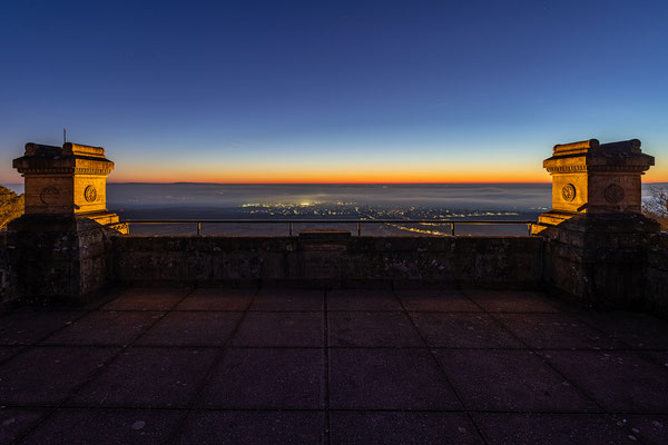 Ausblick vom Siegesdenkmal in die Rheinebene