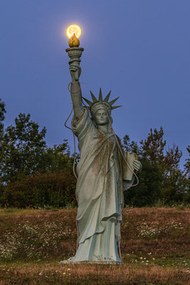 Vollmond bei Miss Liberty