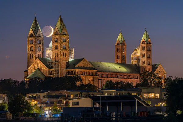 Monduntergang hinter dem Speyerer Dom