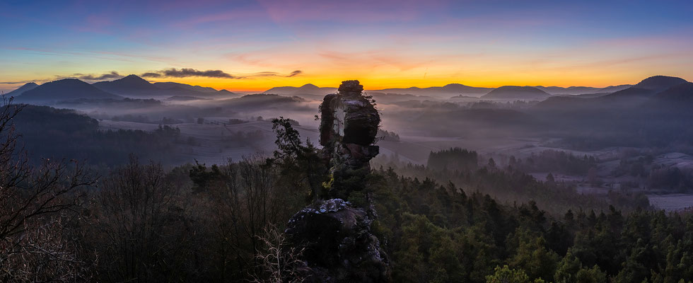 Dunstige Morgenstimmung an den Geiersteinen