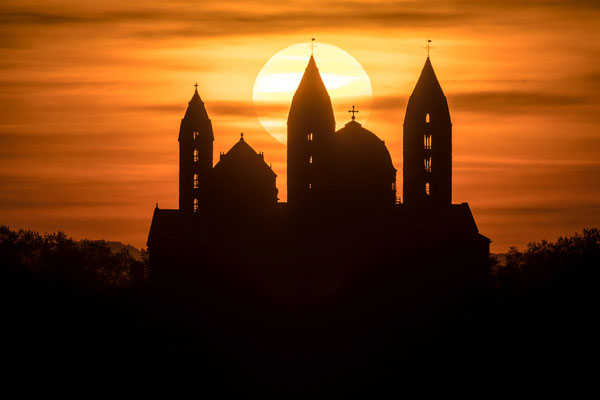 Sonnenuntergang hinter dem Speyerer Dom
