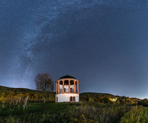 Milchstraße hinter dem Deidesheimer Tempel