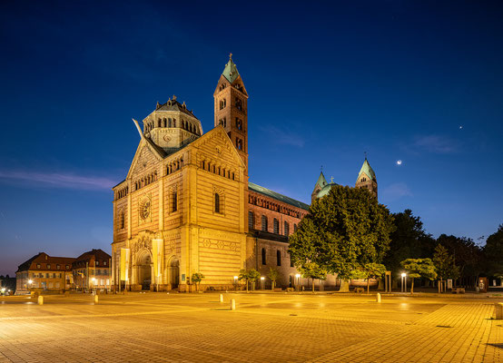Blaue Stunde am Speyerer Dom