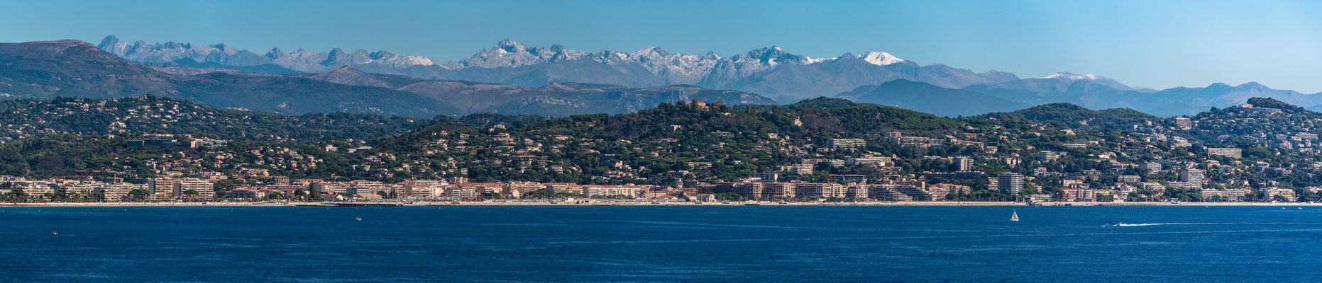 Berge und Meer bei Theoule sur Mer