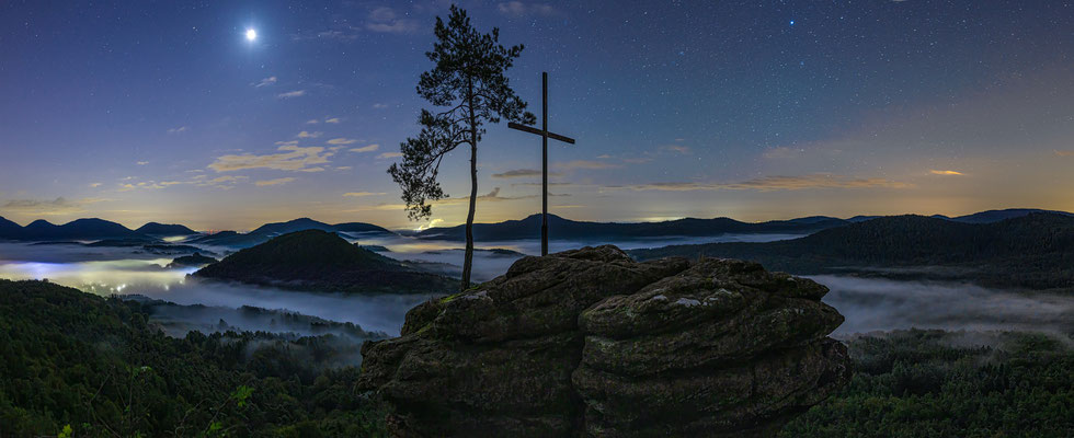 Herbstmorgen am Rötzenfels