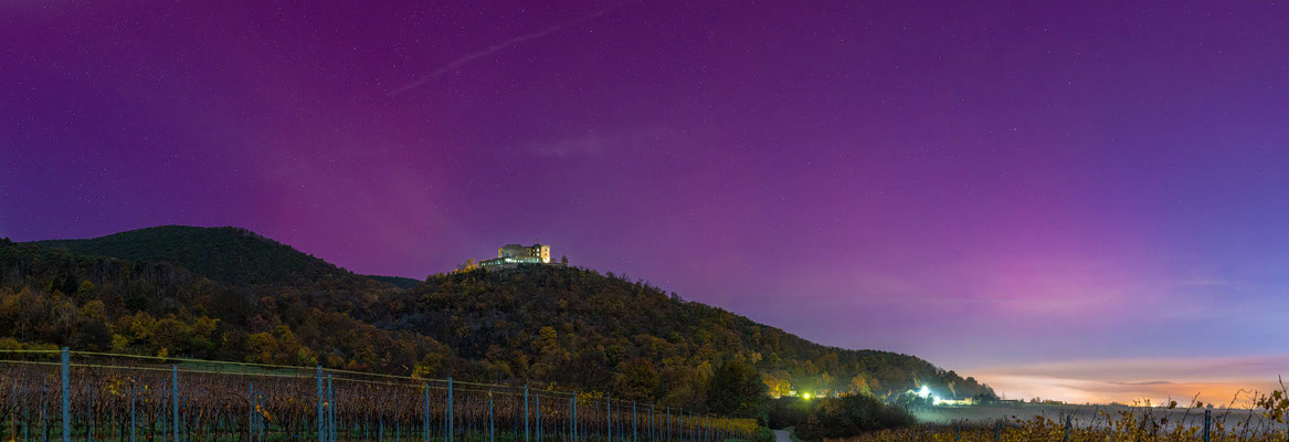 Lange nur ein Traum: Polarlichter am Hambacher Schloss!!
