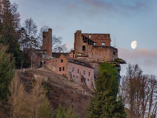 Monduntergang hinter der Burg Spangenberg