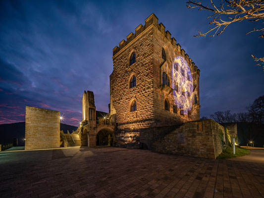Lichtinstallation licht.atem: demokratie am Hambacher Schloss