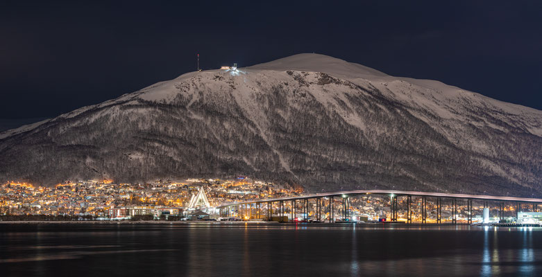 Blick von Tromsö hoch zum Fjellheisen