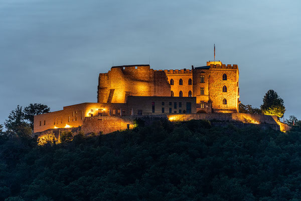 Blaue Stunde am Hambacher Schloss