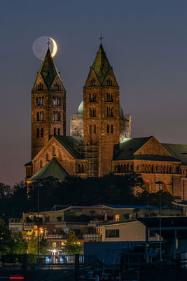 Monduntergang hinter dem Speyerer Dom