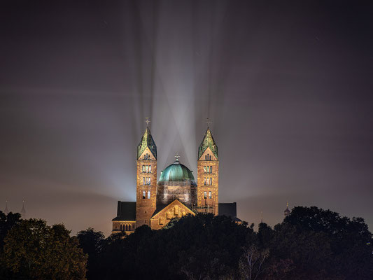 Leichter Morgennebel am Speyerer Dom