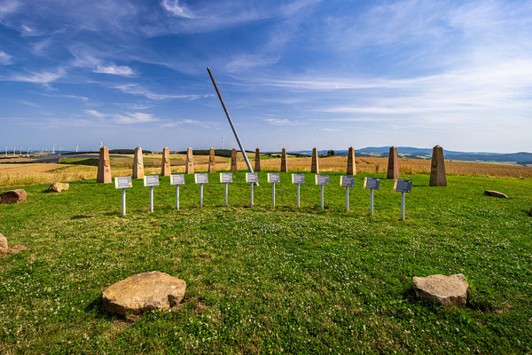 Sonnenuhr auf dem Reiserberg bei Schallodenbach
