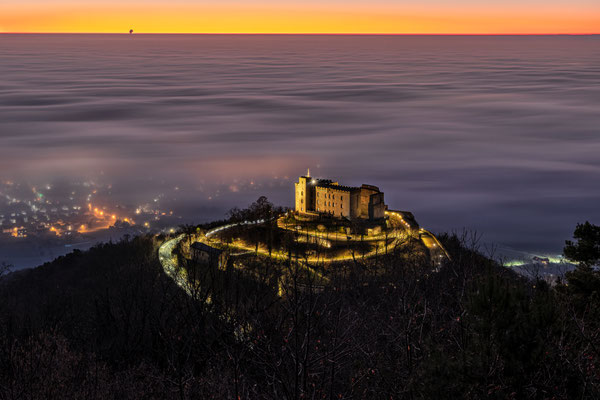 Morgennebel am Sühnekreuz