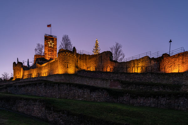 Weihnachtsbeleuchtung an der Wachtenburg