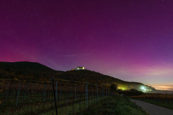 Lange nur ein Traum: Polarlichter am Hambacher Schloss!!