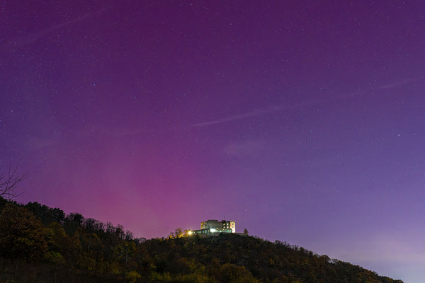 Lange nur ein Traum: Polarlichter am Hambacher Schloss!!