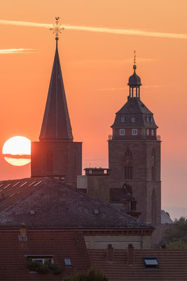 Sonnenaufgang hinter der Stiftskirche