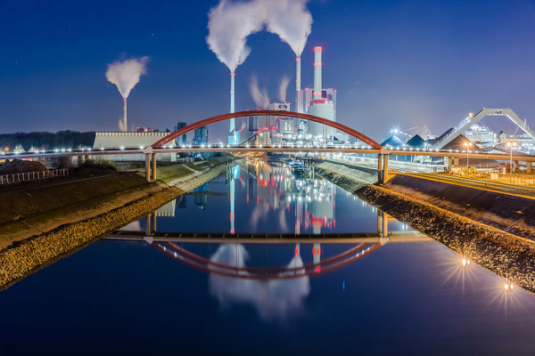Großkraftwerk Mannheim bei Nacht, 75 x 50 cm Alu-Dibond Fineart (auf Fotopapier aufgezogen), Hängung: Aluminiumschiene, 180 €