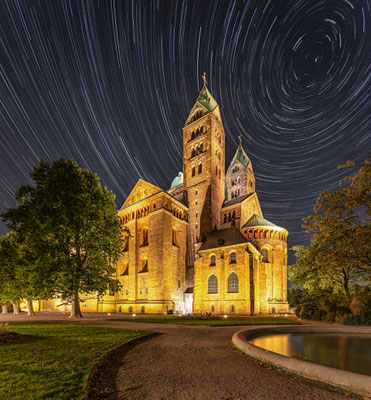 Startrails (Sternspuren) am Speyerer Dom, 40 x 50 cm, Aluminium-Wechselrahmen, Fotodruck auf hochwertigem Hahnemühle-Karton mit Passepartout, 150 €