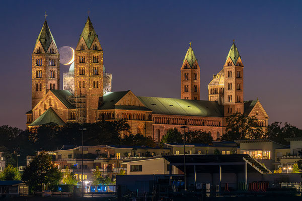 Monduntergang hinter dem Speyerer Dom