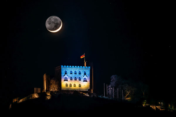 Monduntergang hinter dem Hambacher Schloss