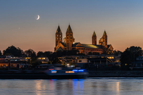 Monduntergang hinter dem Speyerer Dom
