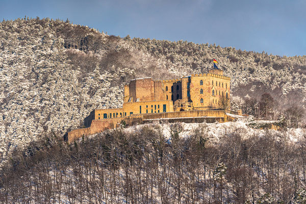 Hambacher Schloss im Winterkleid