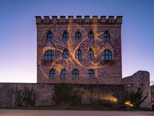 Lichtinstallation licht.atem: demokratie am Hambacher Schloss