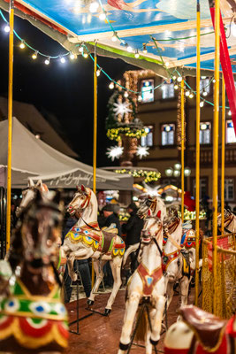 Verschneiter Weihnachtsmarkt in Neustadt