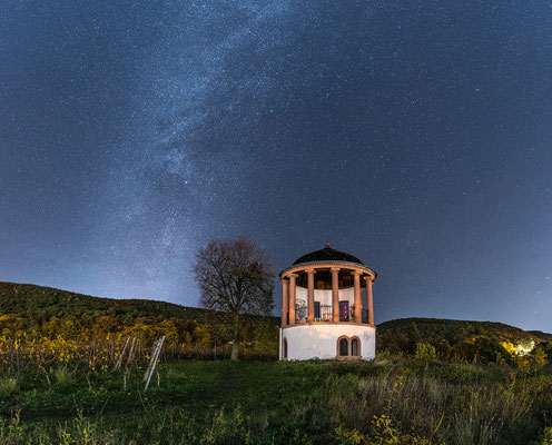 Milchstraße hinter dem Deidesheimer Tempel