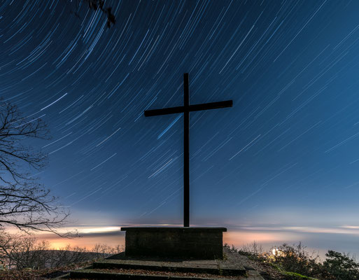 Nebelnacht am Sühnekreuz