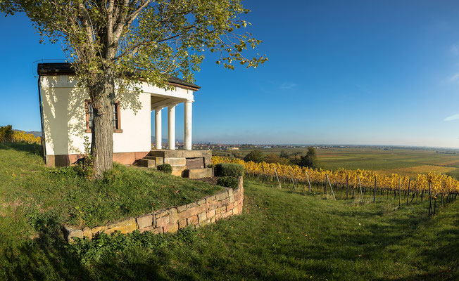 Am Sonnentempel bei Maikammer