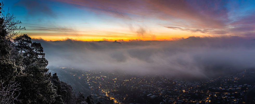 Kalter Nebelmorgen am Sommerfels