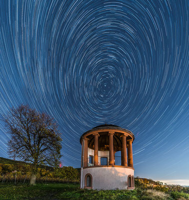 Startrail (Sternspuren) am Deidesheimer Tempel