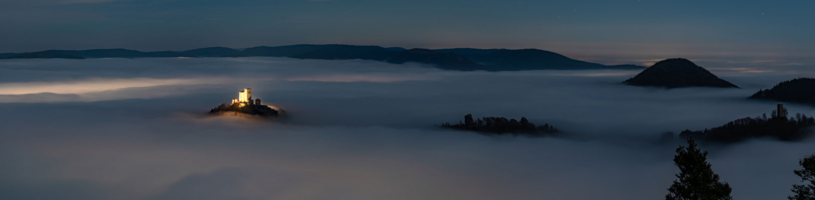 Abendliche Inversionswetterlage am Rehbergturm