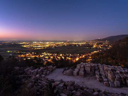 Blick vom Steinbruch auf Haardt und Neustadt