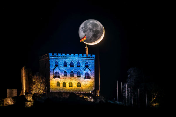 Monduntergang hinter dem Hambacher Schloss