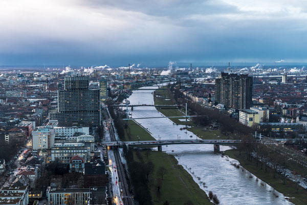 Blick auf Mannheim und Ludwigshafen vom Fernsehturm