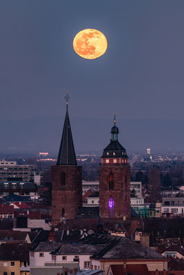 Vollmondaufgang über Neustadt