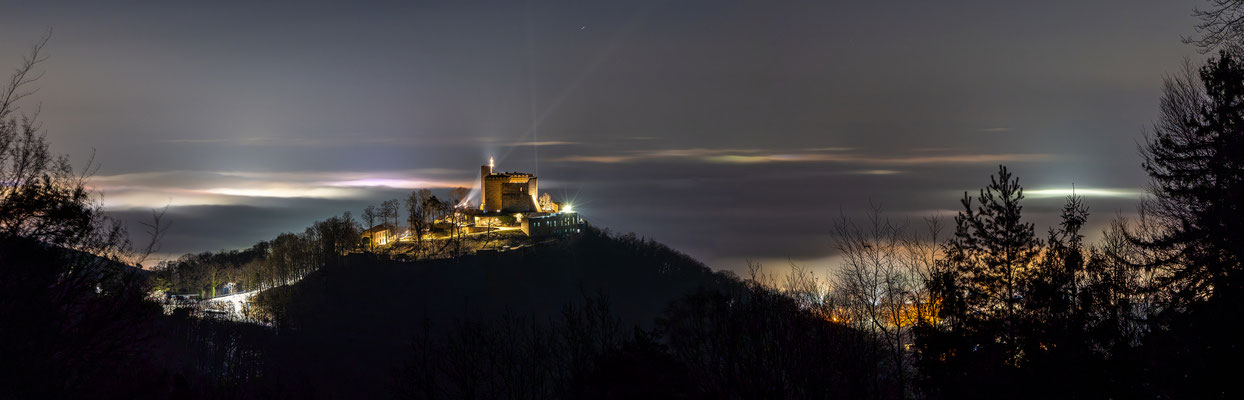 Nebel unter dem Hambacher Schloss
