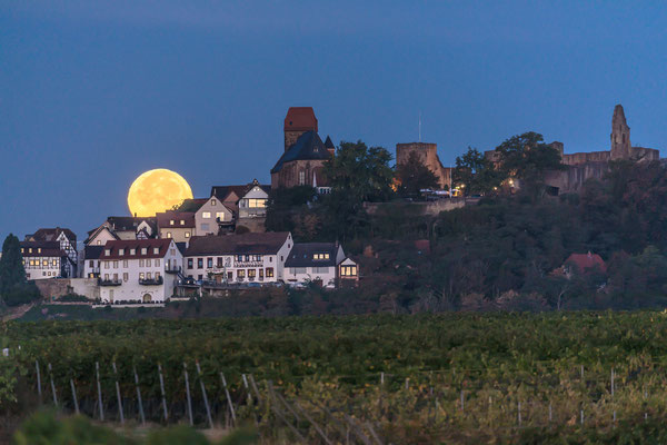 Vollmonduntergang bei Neuleiningen