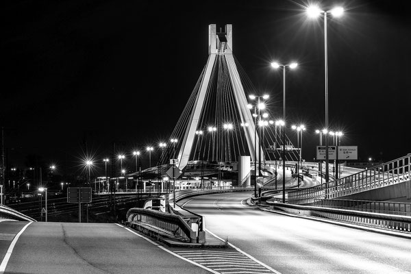Pylonbrücke bei Ludwigshafen bei Nacht
