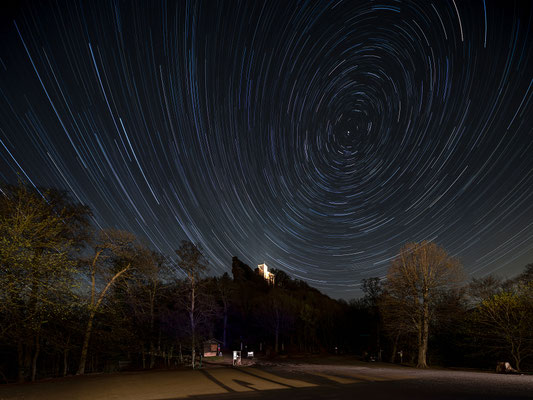 Startrails (Sternspuren) am Trifels