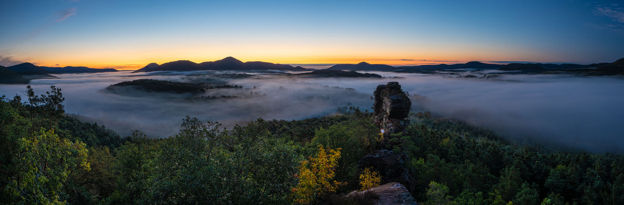 Nebelmorgen an den Geiersteinen