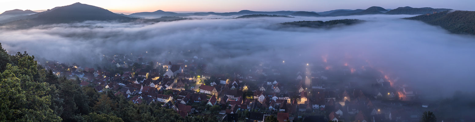 Wernersberg im Frühnebel